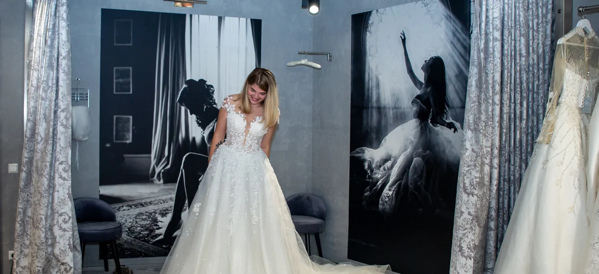 Choosing a wedding dress 