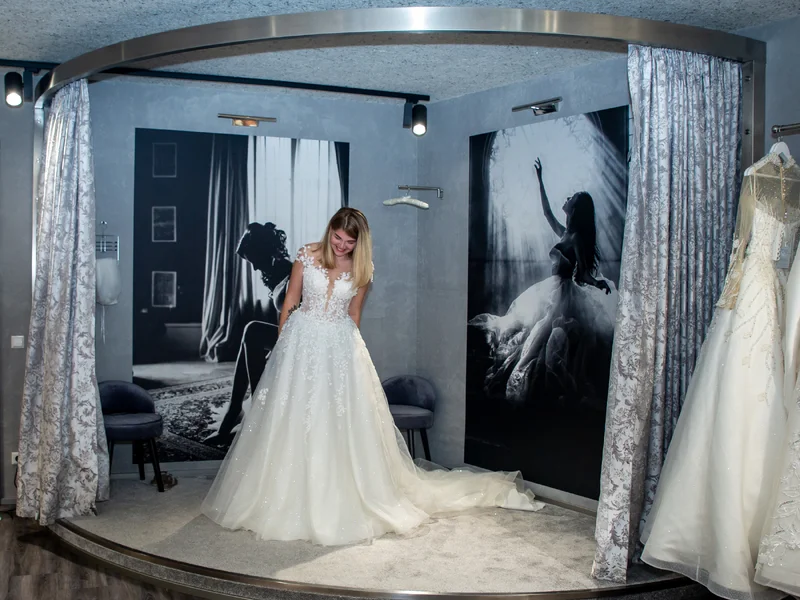 Choosing a wedding dress 