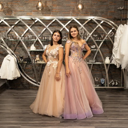 How to choose the perfect evening dress?