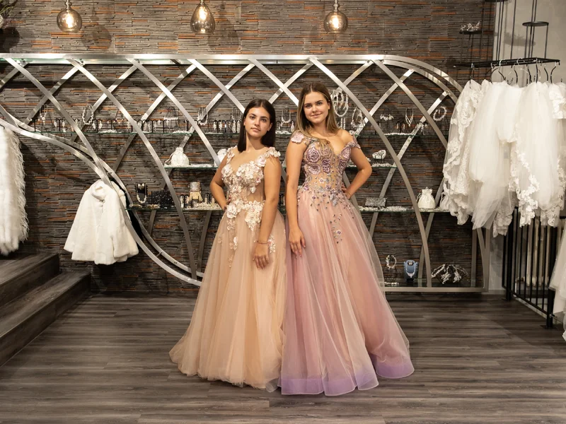 How to choose the perfect evening dress?